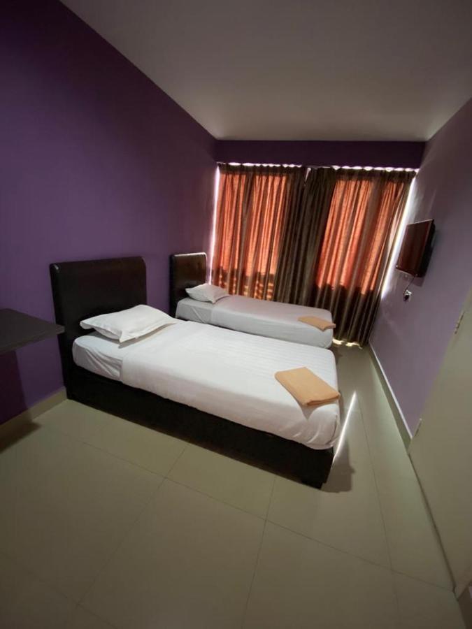 Hotel Zamburger Kota Damansara Ngoại thất bức ảnh